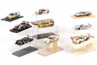 Lot 62 - DIVERS (9)