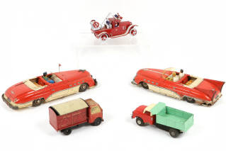 Lot 57 - DIVERS (5)