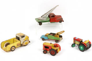 Lot 58 - DIVERS (5)