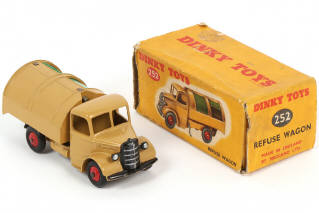 Lot 370 - DINKY TOYS (GB) (1)