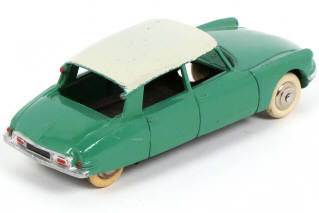 Lot 388 - DINKY TOYS (FRANCE) (1)