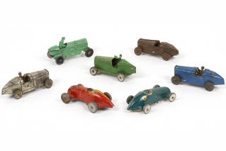 Lot 112 - DIVERS (7)