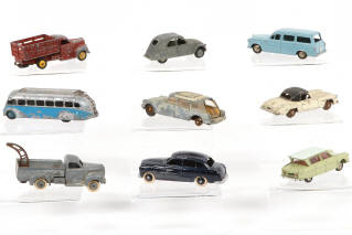 Lot 323 - DINKY TOYS (FRANCE) (9)