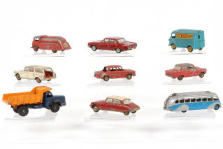 Lot 324 - DINKY TOYS (FRANCE) (9)