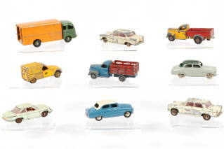 Lot 322 - DINKY TOYS (FRANCE) (9)