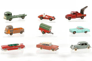 Lot 325 - DINKY TOYS (FRANCE) (9)