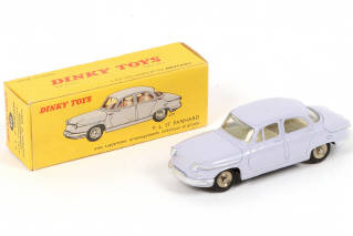 Lot 305 - DINKY TOYS (FRANCE) (1)
