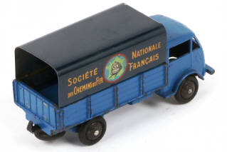 Lot 137 - DINKY TOYS (FRANCE) (1)