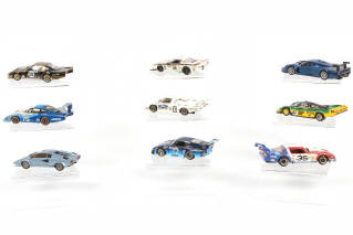 Lot 355 - DIVERS (9)