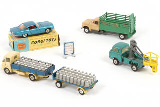 Lot 158 - CORGI TOYS (GB) (4)