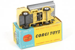 Lot 153 - CORGI TOYS (GB) (1)