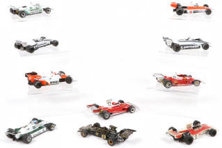 Lot 339 - DIVERS (10)