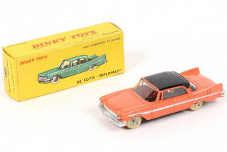Lot 303 - DINKY TOYS (FRANCE) (1)