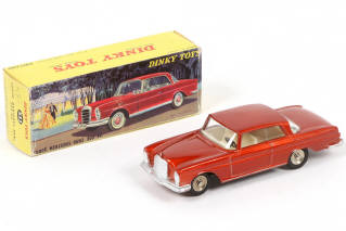 Lot 294 - DINKY TOYS (FRANCE) (1)