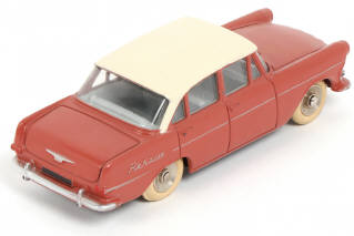 Lot 339 - DINKY TOYS (FRANCE) (1)