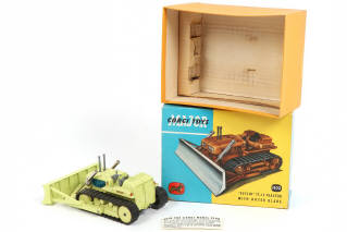 Lot 37 - CORGI TOYS (GB) (1)