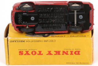 Lot 327 - DINKY TOYS (FRANCE) (1)