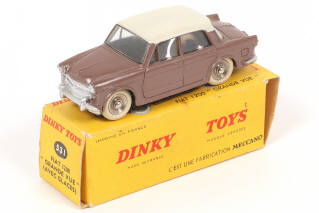 Lot 329 - DINKY TOYS (FRANCE) (1)