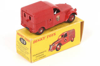 Lot 319 - DINKY TOYS (FRANCE) (1)