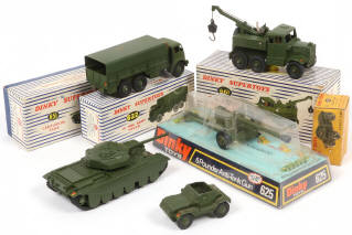 Lot 243 - DINKY TOYS (GB) (5)