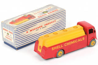 Lot 289 - DINKY TOYS (GB) (1)