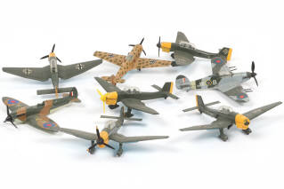 Lot 303 - DINKY TOYS (GB) (10)
