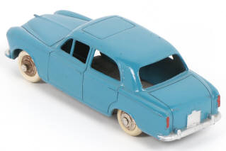 Lot 329 - DINKY TOYS (FRANCE) (1)