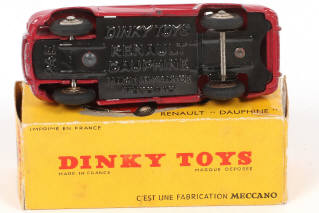 Lot 332 - DINKY TOYS (FRANCE) (1)