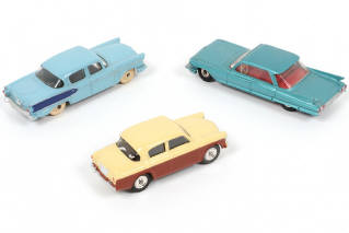Lot 318 - DINKY TOYS (GB) (3)