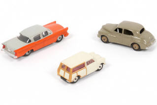Lot 319 - DINKY TOYS (GB) (3)