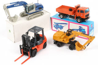 Lot 64 - DIVERS (4)