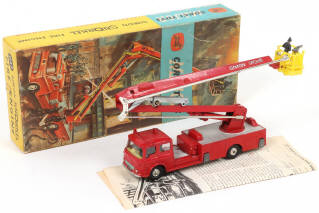 Lot 197 - CORGI TOYS (GB) (1)