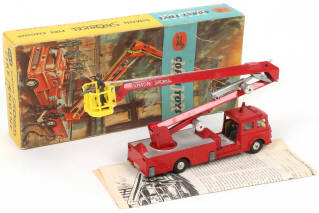 Lot 197 - CORGI TOYS (GB) (1)