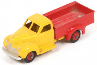 Lot 358 - DINKY TOYS (FRANCE) (1)