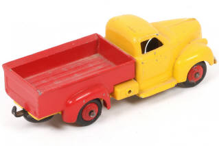 Lot 358 - DINKY TOYS (FRANCE) (1)