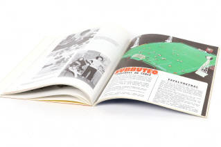 Lot 278 - DIVERS (2)