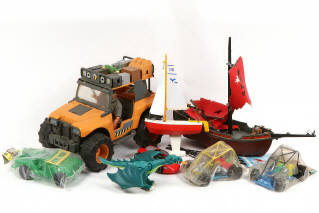 Lot 233 - DIVERS (8)