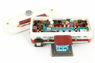 Lot 225 - LEGO (DANEMARK) (1)