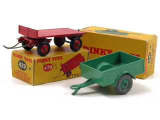 Lot 638 - DINKY TOYS (GB) (2)