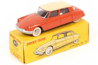 Lot 307 - DINKY TOYS (FRANCE) (1)