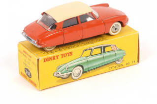 Lot 307 - DINKY TOYS (FRANCE) (1)