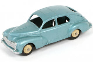 Lot 298 - DINKY TOYS (FRANCE) (1)