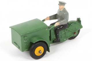 Lot 288 - DINKY TOYS (FRANCE) (1)