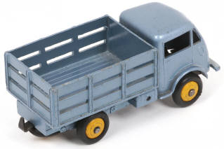 Lot 339 - DINKY TOYS (FRANCE) (1)