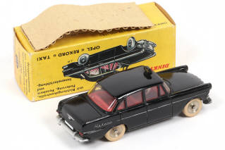 Lot 329 - DINKY TOYS (FRANCE) (1)