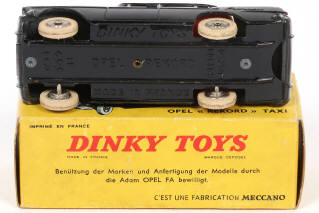 Lot 329 - DINKY TOYS (FRANCE) (1)