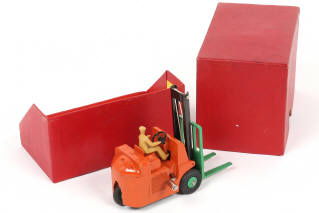 Lot 336 - DINKY TOYS (FRANCE) (1)