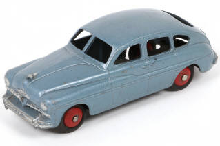 Lot 297 - DINKY TOYS (FRANCE) (1)