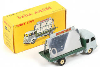 Lot 358 - DINKY TOYS (FRANCE) (1)