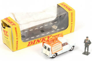 Lot 272 - DINKY TOYS (GB) (1)